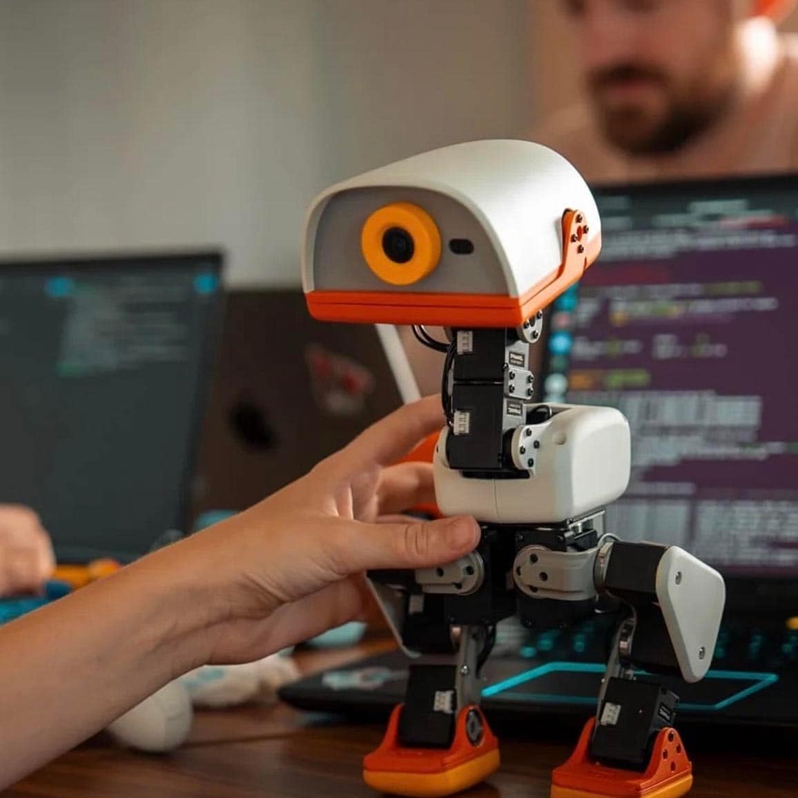Microduck, de felbegeerde mini-robot: meld je nu aan voor de BusinessWise-nieuwsbrief en win! Microduck