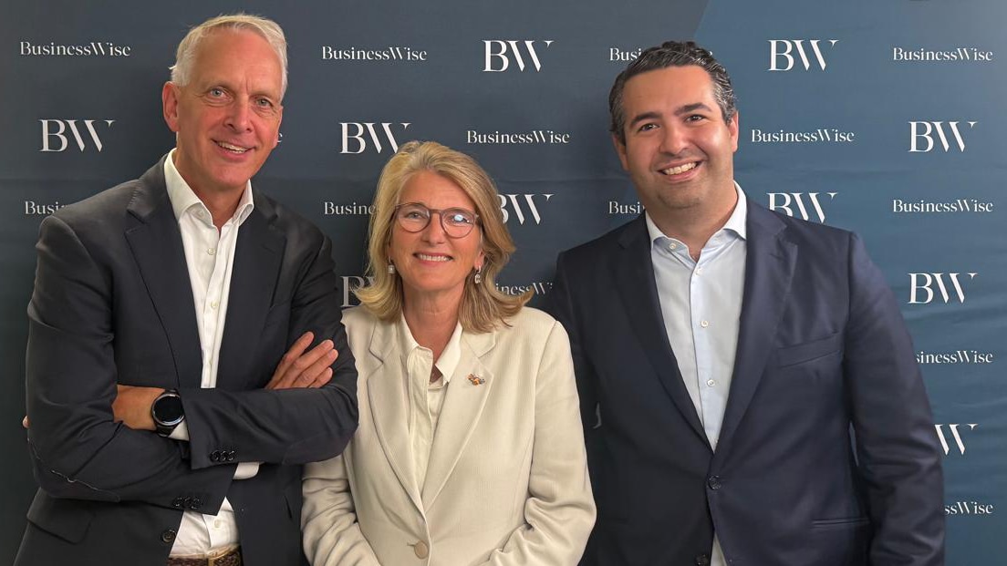 Het panel van BusinessWise Weekly met presentator Olivier de Neve (rechts). BusinessWise