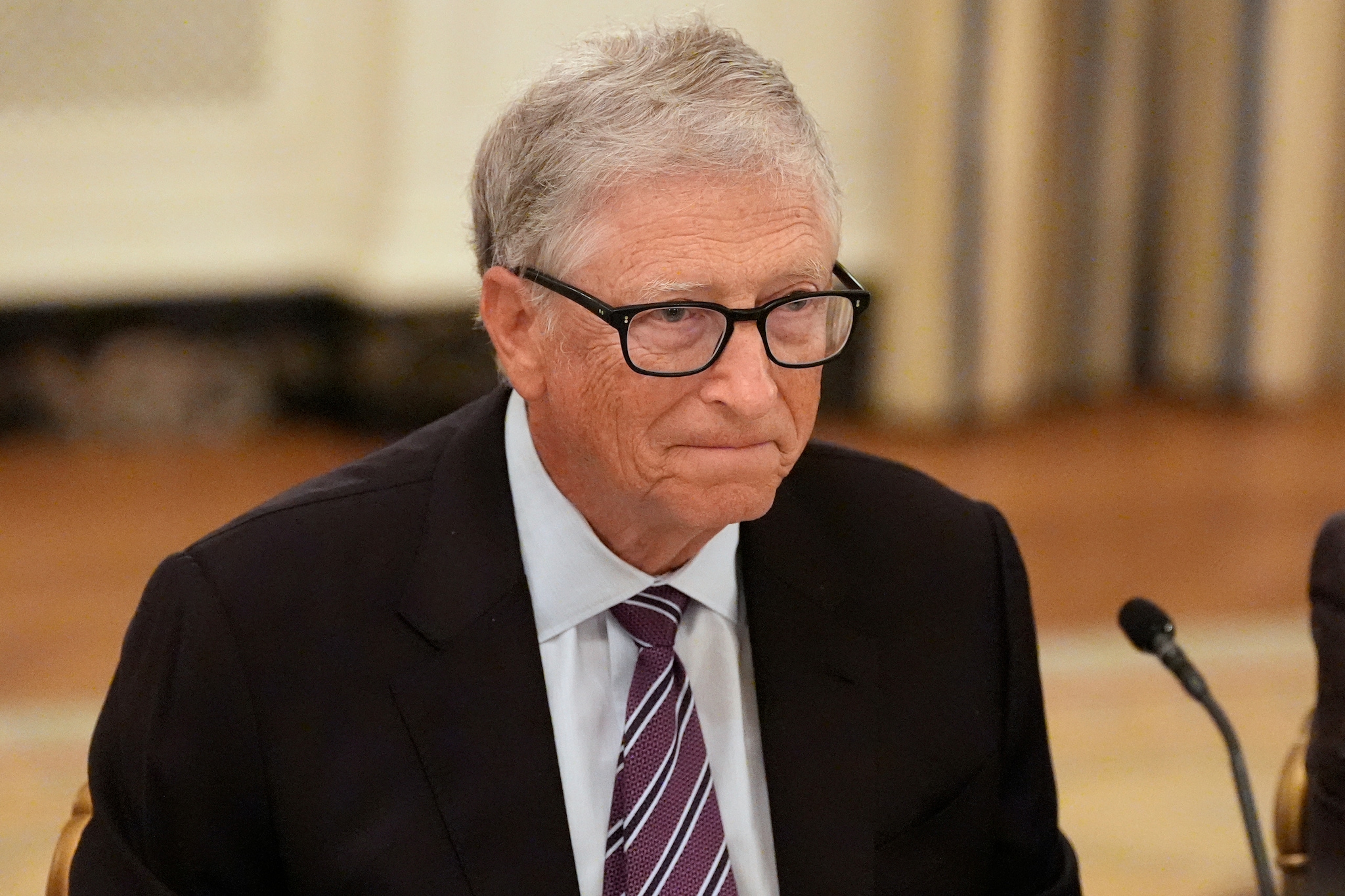 Bill Gates: ‘AI is zeker krachtig genoeg om gebeurtenissen te veroorzaken die een miljard doden veroorzaken’.