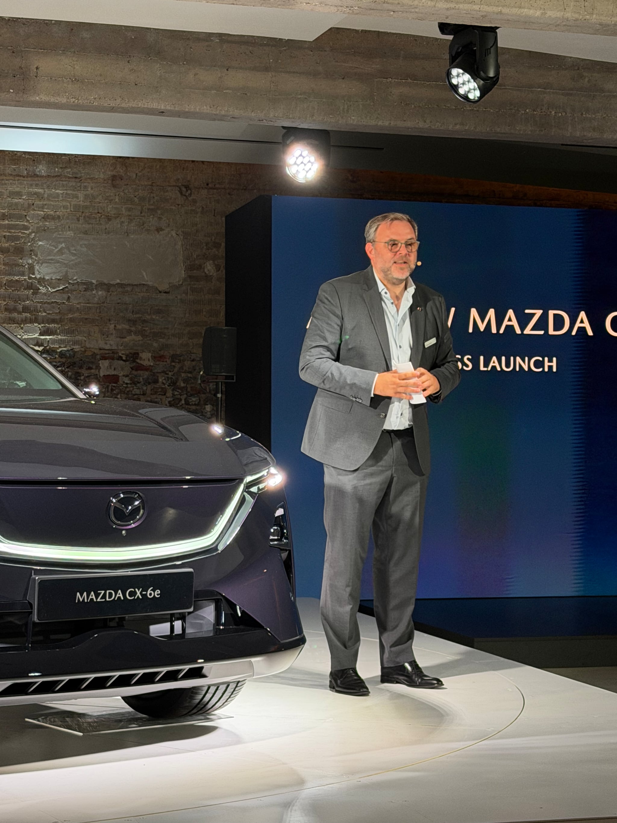 Martijn Ten Brink, CEO van Mazda Europe, tijdens de presentatie van de nieuwe EV's. Jos van den Bergh