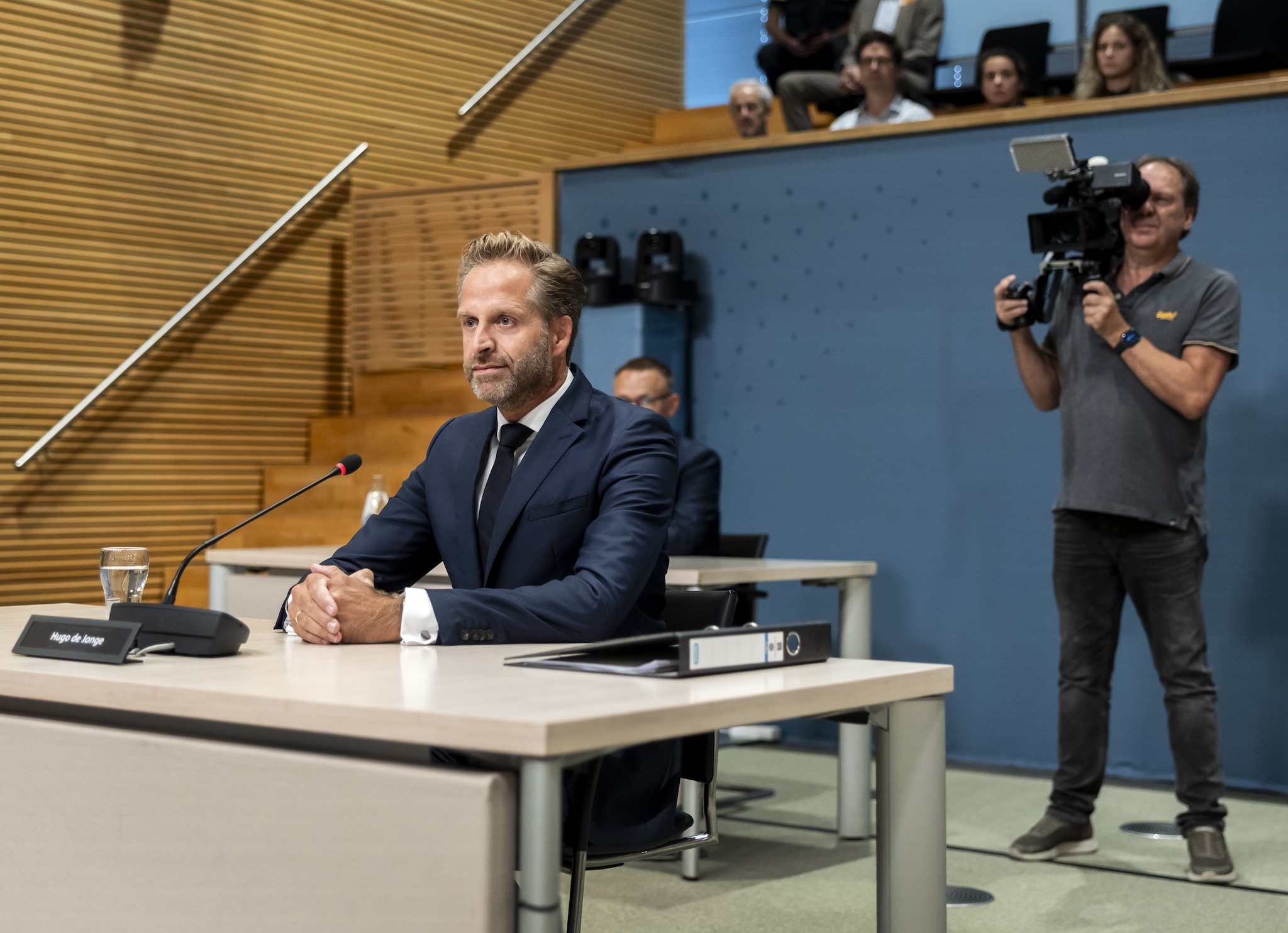Hugo de Jonge voorafgaand aan de openbare verhoren van de parlementaire enquêtecommissie over het coronabeleid.