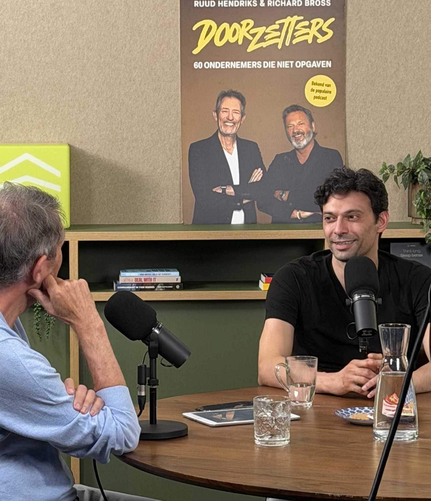 Ali Niknam (ceo Bunq) in gesprek met Ruud Hendriks voor de podcast Doorzetters. Doorzetters
