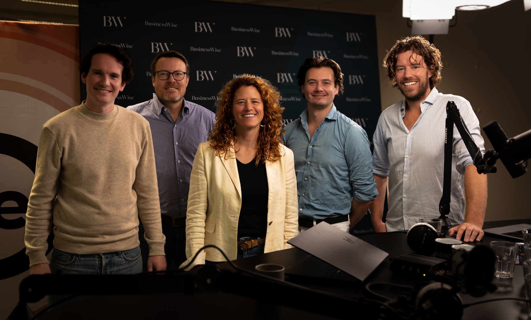 vlnr: Tom Jessen, Prins Constantijn van Oranje, Esther Bisschop, Remy Gieling en Job van den Berg.  Redactie BusinessWise