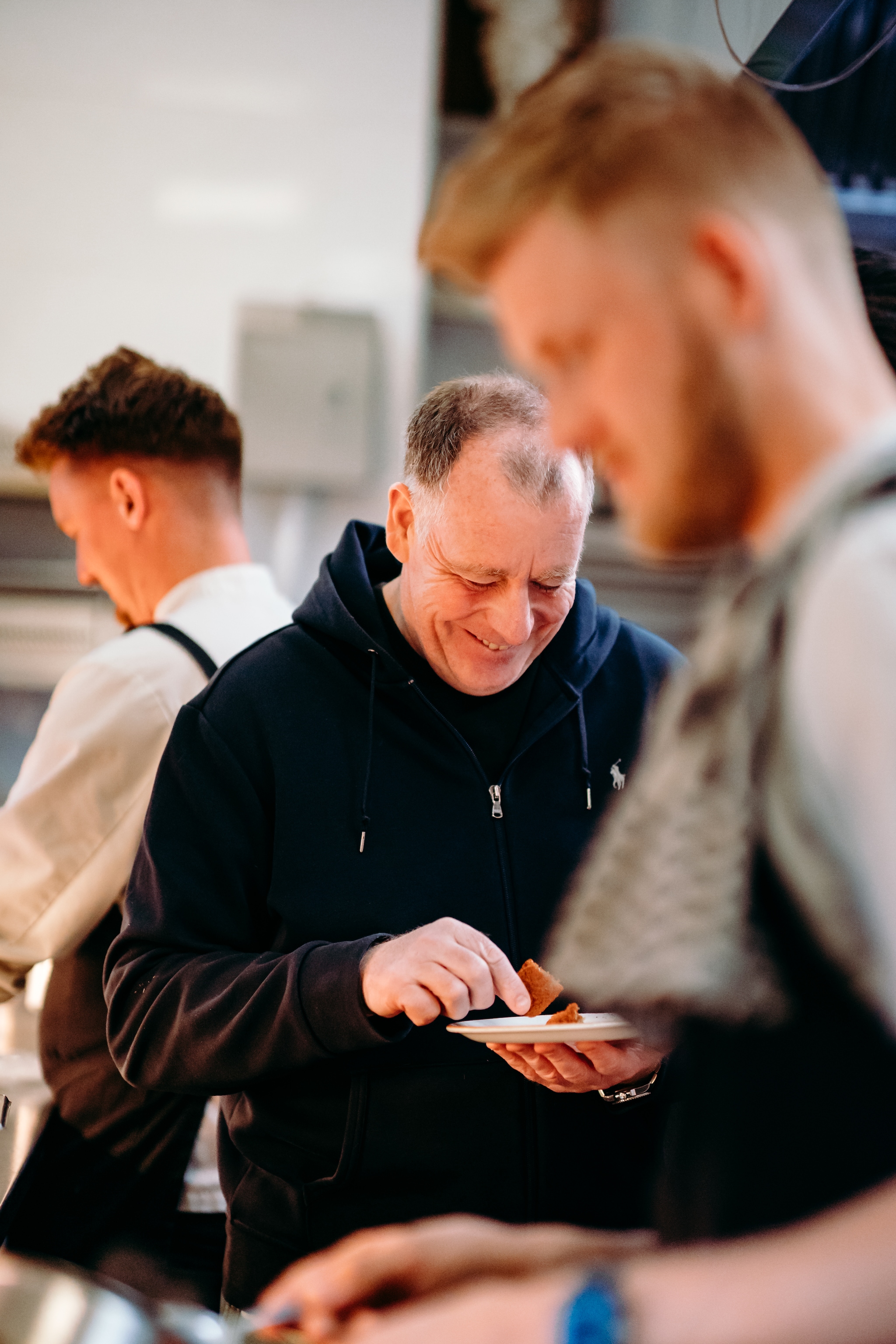 Ron Blaauw in de keuken.  Nina Slagmolen