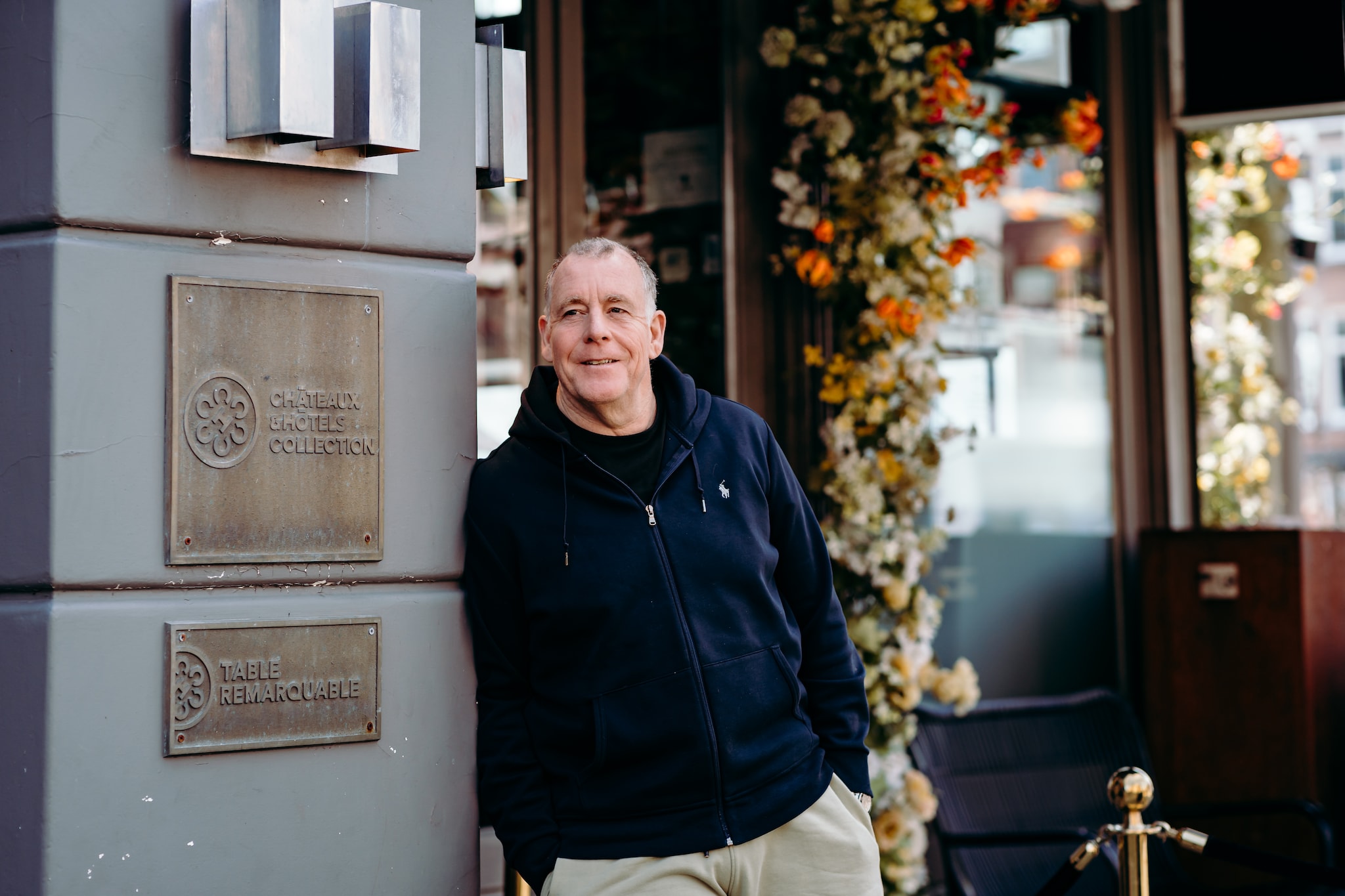 Ron Blaauw voor de Ron Gastrobar aan de Sophialaan in Amsterdam.  Nina Slagmolen