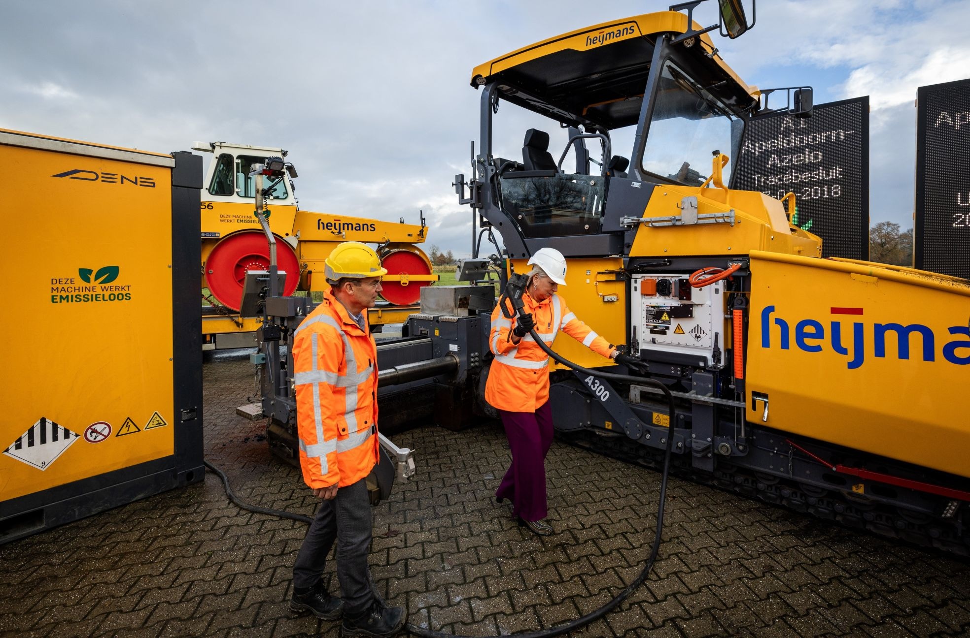 De openingshandeling van het laatste tracédeel Apeldoorn-Twello, als onderdeel van de verbreding van de A1. Foto: ANP
