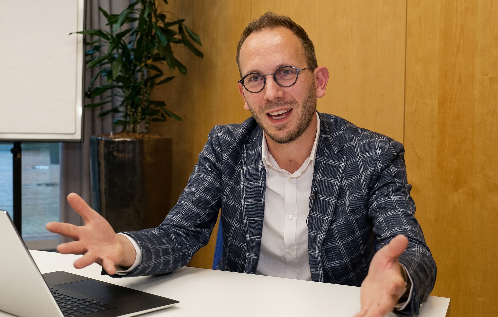 Sijmen Ruwhof, cybersecurity-expert: ‘Voor systeembeheerders is het nu echt alle hens aan dek’.